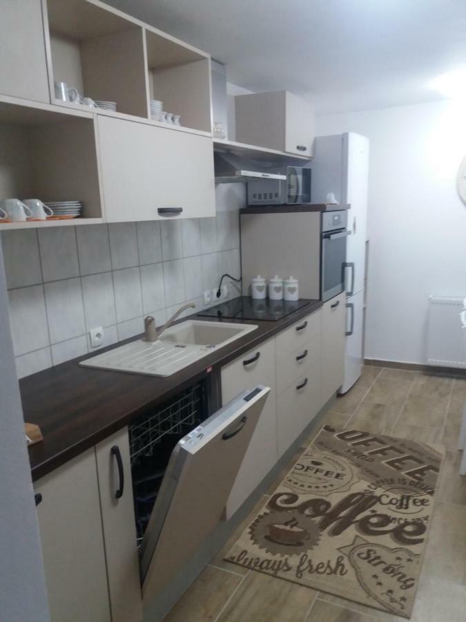 Apartment Tunel Hrušica Buitenkant foto